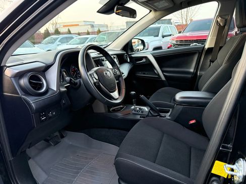 Used 2017 Toyota RAV4 XLE image 9