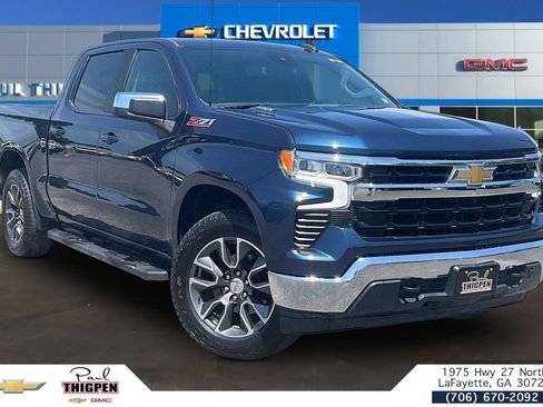 Used 2022 Chevrolet Silverado 1500 LT AWD/4WD image 1