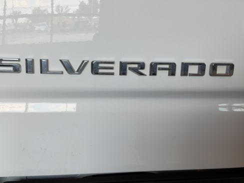 Used 2019 Chevrolet Silverado 1500 LTZ w/ LTZ Convenience Package AWD/4WD image 46