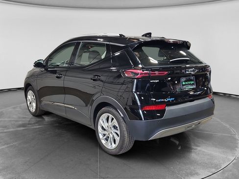 Used 2023 Chevrolet Bolt EUV LT w/ Driver Confidence Package FWD image 2