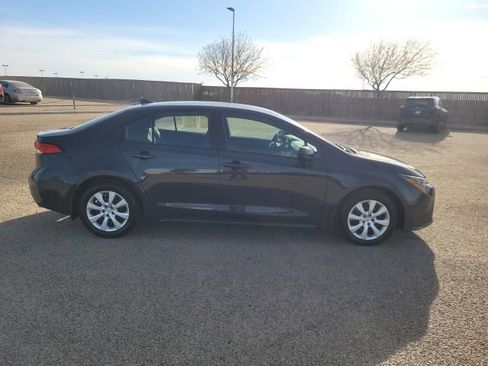 Used 2023 Toyota Corolla LE image 5
