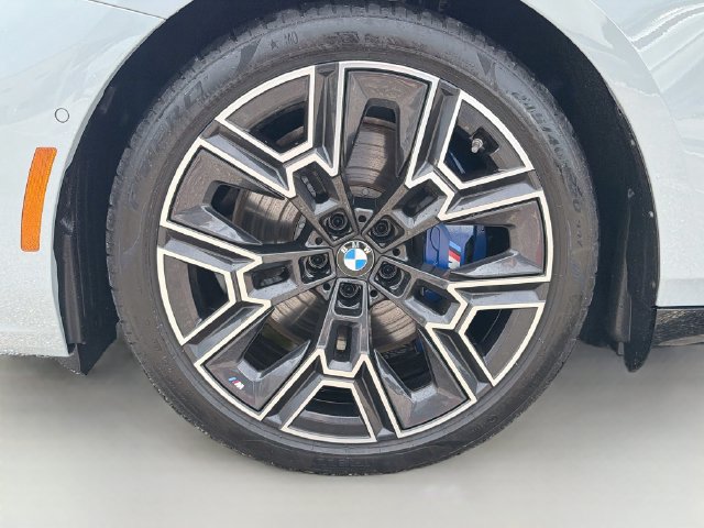 Used 2026 BMW i5 eDrive40 w/ M Sport Package RWD image 42