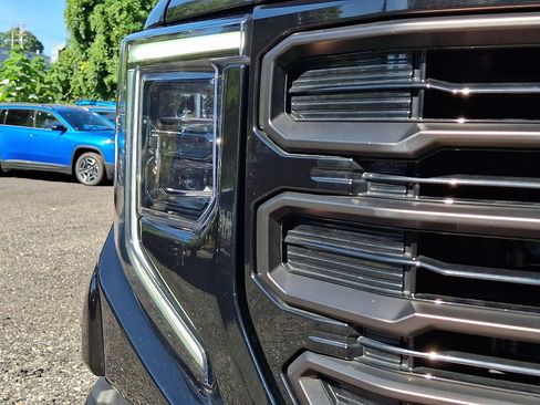 Used 2024 GMC Sierra 1500 AT4X AWD/4WD image 9