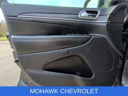 Used 2019 Jeep Grand Cherokee Limited AWD/4WD image 22