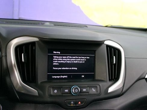 Used 2023 GMC Terrain SLE w/ Driver Convenience Package FWD image 18