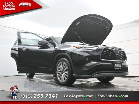 Used 2023 Toyota Highlander Platinum image 36