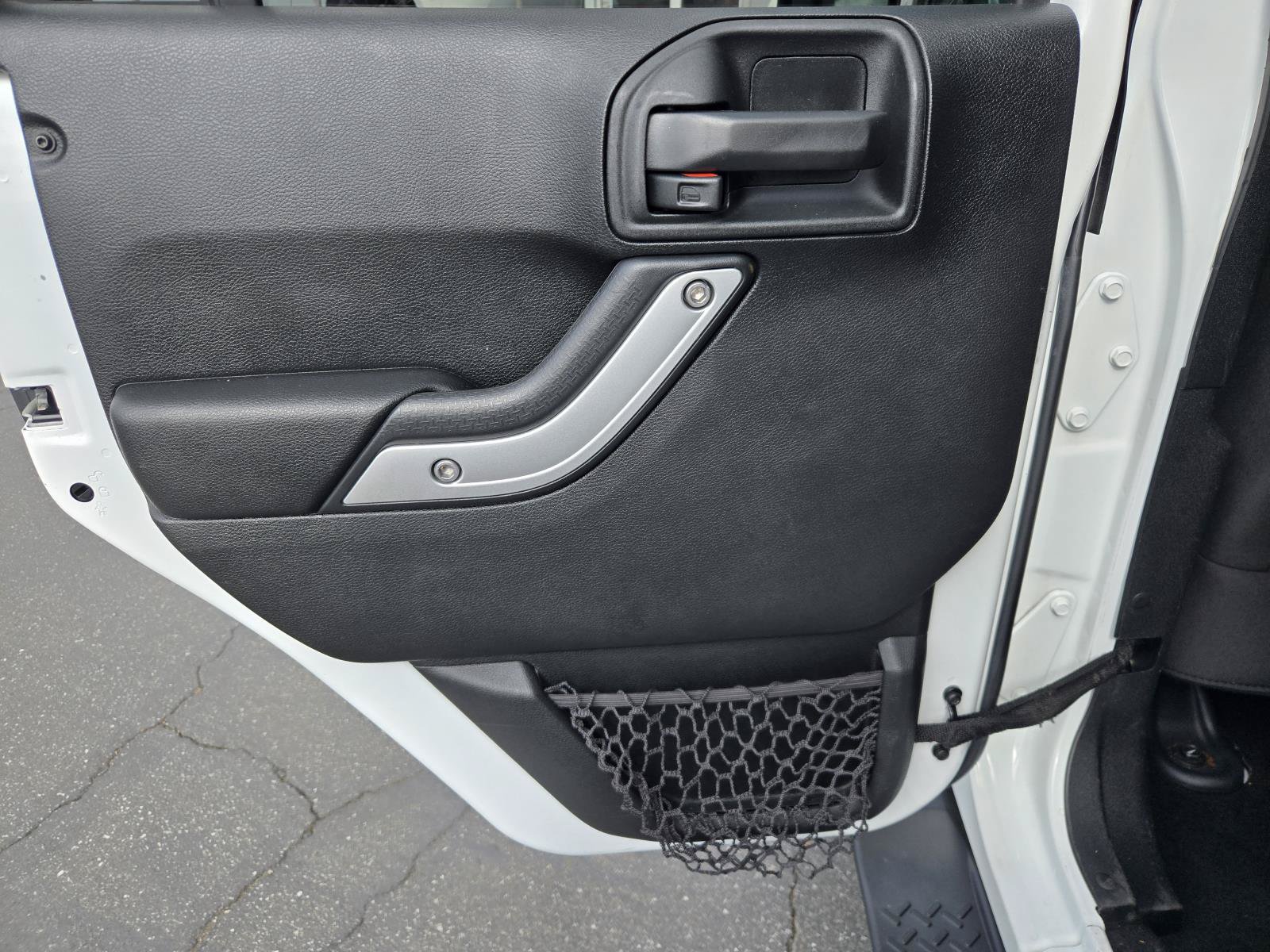 Used 2018 Jeep Wrangler Unlimited Sahara w/ Connectivity Group AWD/4WD image 20