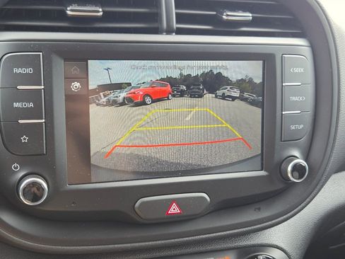 Certified 2025 Kia Soul LX w/ LX Technology Package FWD image 26