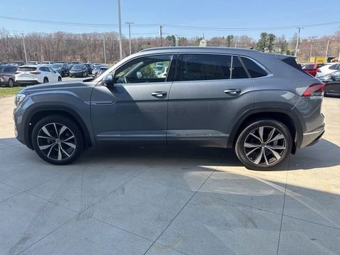 Used 2025 Volkswagen Atlas Cross Sport SEL Premium R-Line AWD/4WD image 4