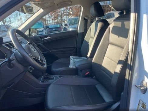 Used 2020 Volkswagen Tiguan SE image 13