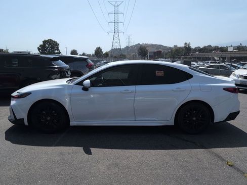 Certified 2025 Toyota Camry SE FWD image 4