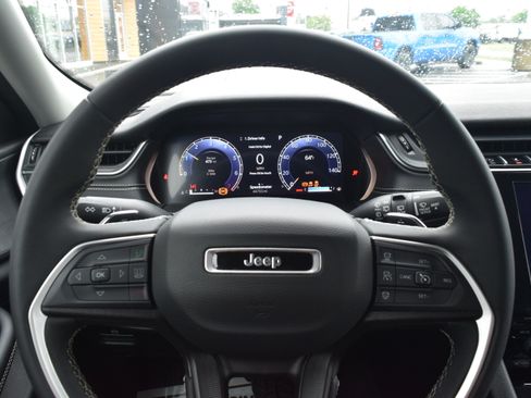 Used 2024 Jeep Grand Cherokee L Laredo AWD/4WD image 14