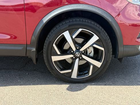 Used 2020 Nissan Rogue Sport SV w/ Technology Package FWD image 7