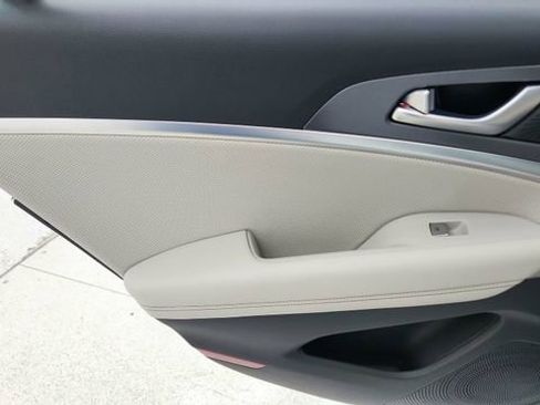 Used 2025 Genesis G70 3.3T Advanced image 33