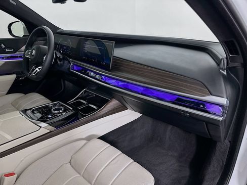 Certified 2024 BMW 760i xDrive w/ Executive Package AWD/4WD image 29