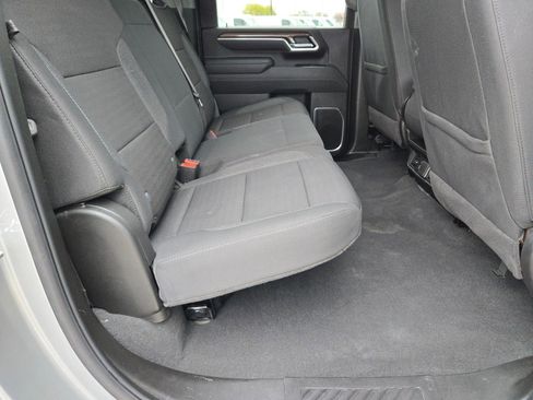 Used 2025 Chevrolet Silverado 2500 LT w/ Convenience Package image 25