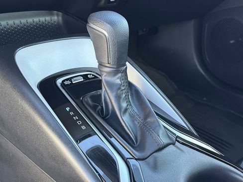 Used 2025 Toyota Corolla SE image 24