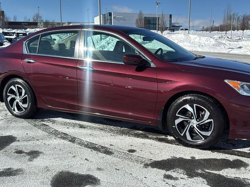 Used 2017 Honda Accord LX image 3
