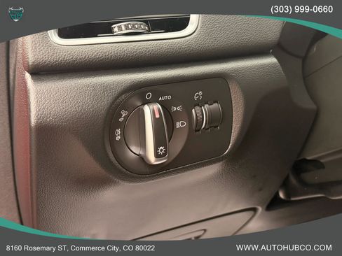 Used 2017 Audi Q3 2.0T Prestige AWD/4WD image 30