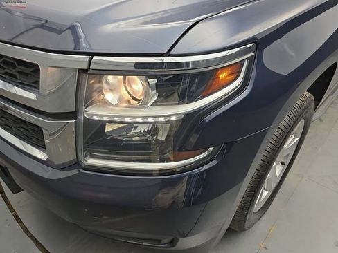 Used 2017 Chevrolet Suburban LT image 14