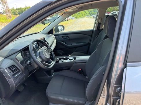 Used 2024 Nissan Rogue S AWD/4WD image 11