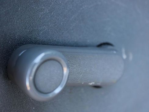 Used 2017 Nissan Frontier S image 14