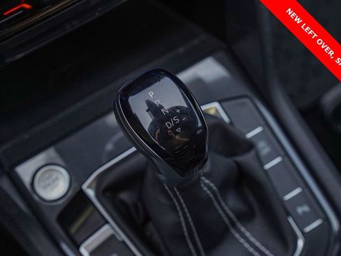 Used 2024 Volkswagen Tiguan SE R-Line image 20