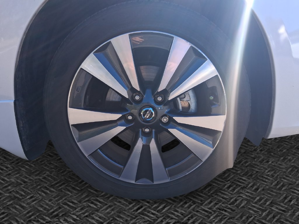 Used 2018 Nissan Sentra SL FWD image 11