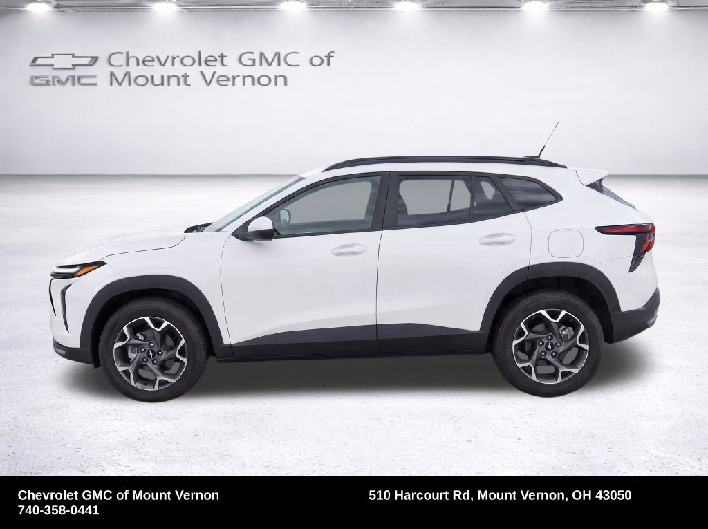 Used 2025 Chevrolet Trax LT FWD image 38
