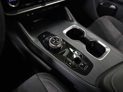 Used 2024 Lexus RZ 450e Premium image 29