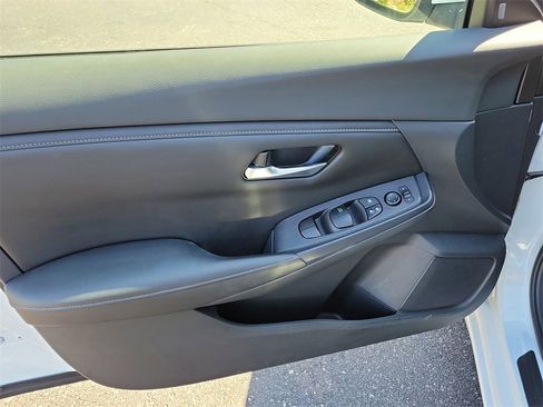 Used 2021 Nissan Sentra SV image 17