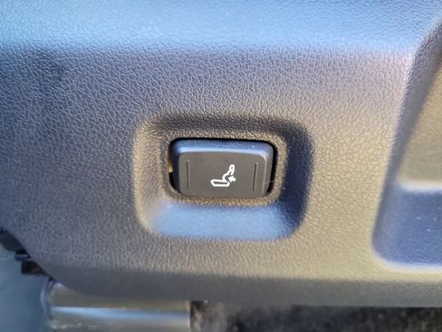 Used 2025 Toyota Tacoma SR5 RWD image 13