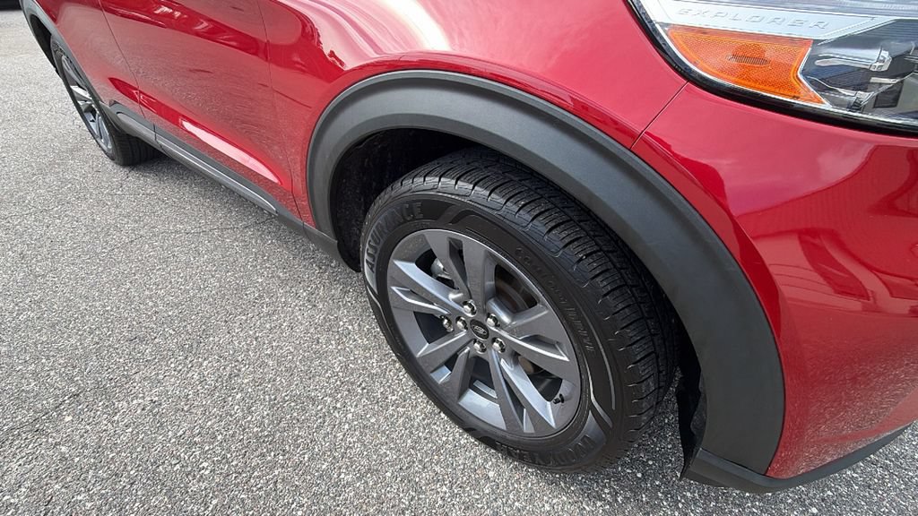 Certified 2022 Ford Explorer XLT w/ Equipment Group 202A RWD image 10