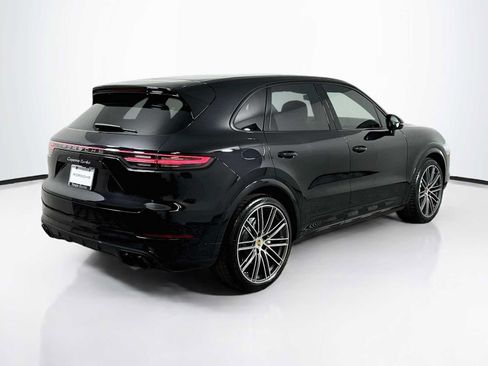 Certified 2021 Porsche Cayenne Turbo AWD/4WD image 9