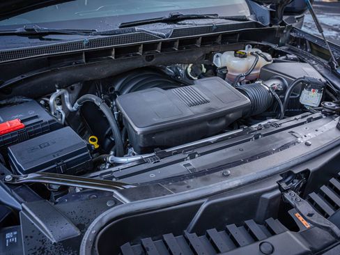 Used 2024 GMC Yukon XL SLT image 37