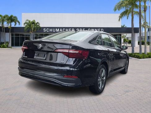 Certified 2024 Volkswagen Jetta SE FWD image 7