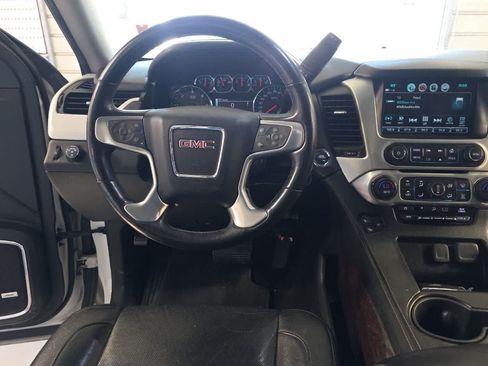 Used 2018 GMC Yukon SLT AWD/4WD image 16