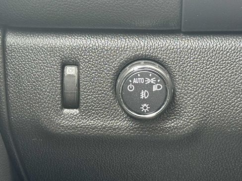 Used 2015 GMC Canyon SLE w/ SLE Convenience Package RWD image 25