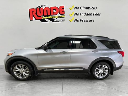 Used 2021 Ford Explorer XLT AWD/4WD image 3