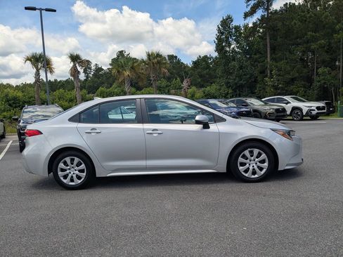 Used 2024 Toyota Corolla LE FWD image 3