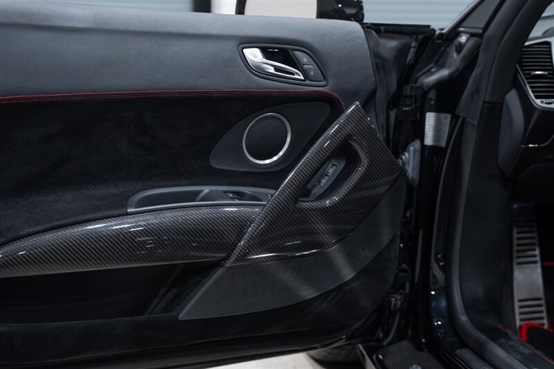 Used 2011 Audi R8 V10 AWD/4WD image 27