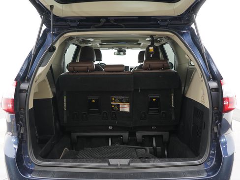 Used 2020 Toyota Sienna Limited Premium AWD/4WD image 19