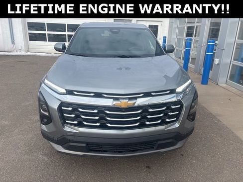 Used 2025 Chevrolet Equinox LT w/ Safety and Technology Package image 3