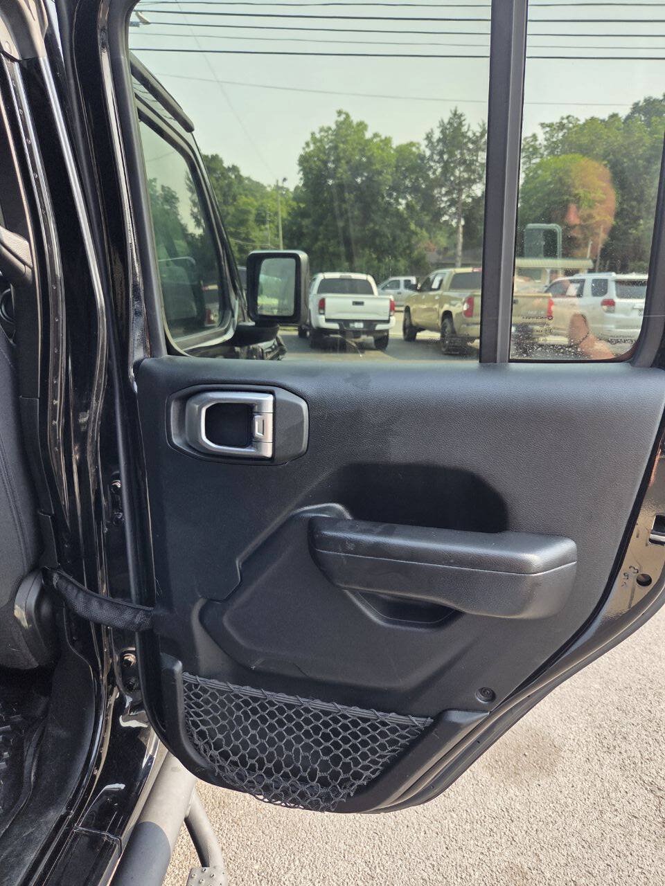 Used 2018 Jeep Wrangler Unlimited Sport S AWD/4WD image 17