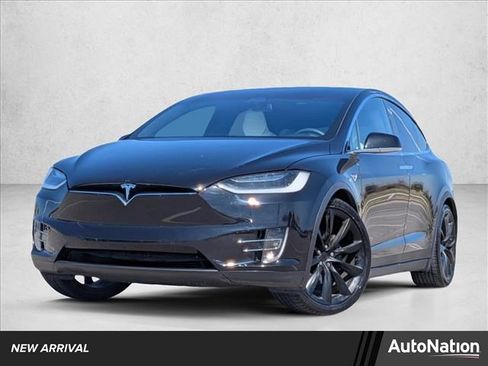Used 2017 Tesla Model X 90D image 1