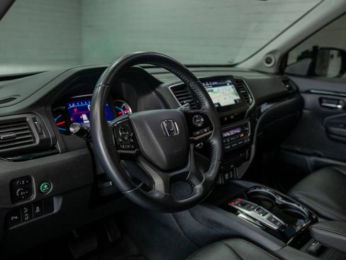 Used 2019 Honda Pilot Touring image 17