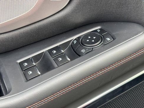 Used 2025 Ford Expedition Active image 19