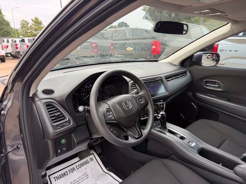Used 2017 Honda HR-V EX image 6
