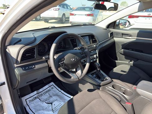 Used 2020 Hyundai Elantra SEL w/ Cargo Package (C1) FWD image 9