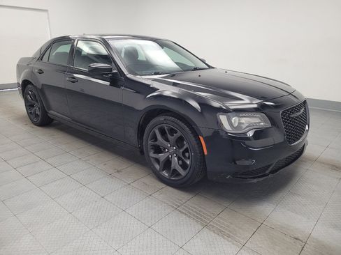 Used 2020 Chrysler 300 Touring w/ Sport Appearance Package RWD image 11